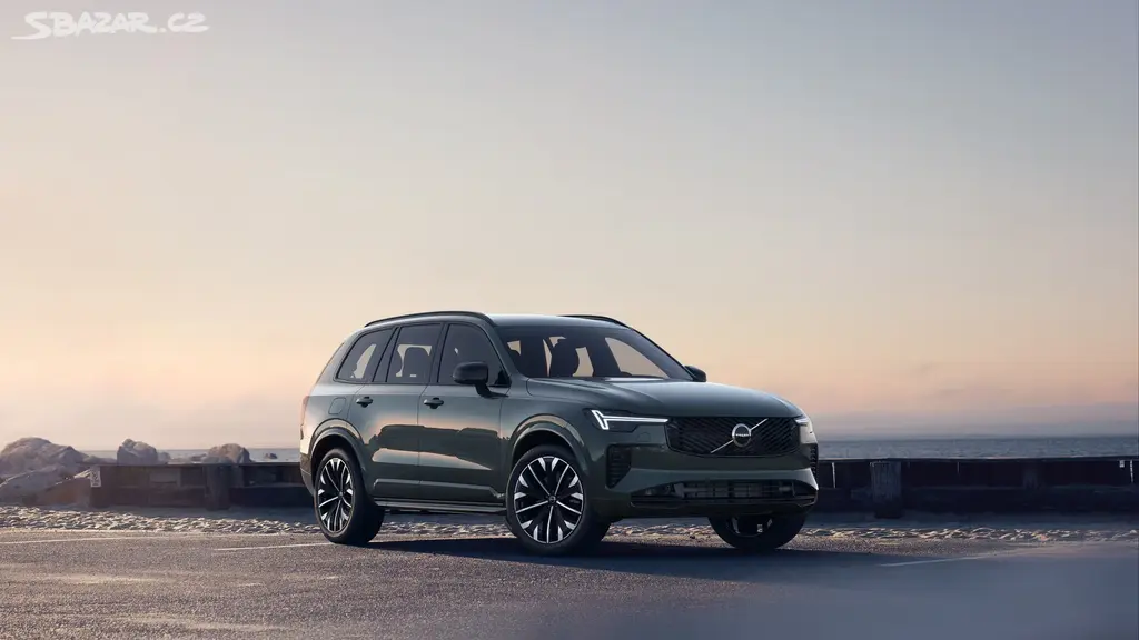 Volvo XC90, B5 2.0L 250+14k AT8 AWD PLUS D